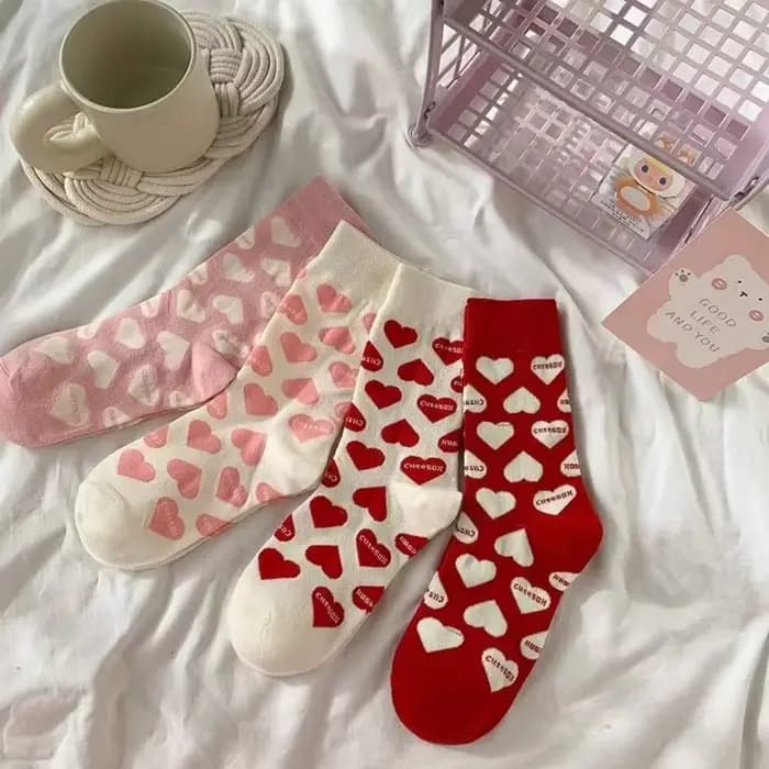 Nouvelles femmes chaussettes mignon amour avec coeur imprimé chaussette coton Harajuku Vintage heureux femme points