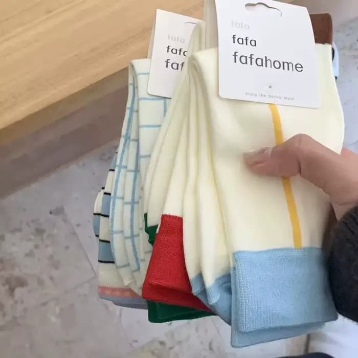 Nouvelles chaussettes pour femmes pour le printemps et l'été à Ins