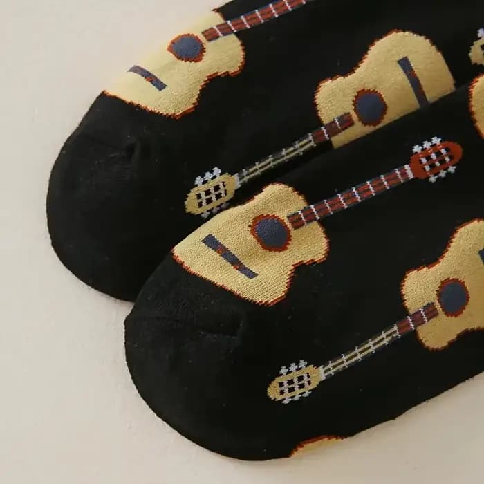 1 paire de chaussettes mi-tube imprimées guitare pour hommes, à la mode, polyvalentes, col rond, doux, confortables, respirantes, décontractées