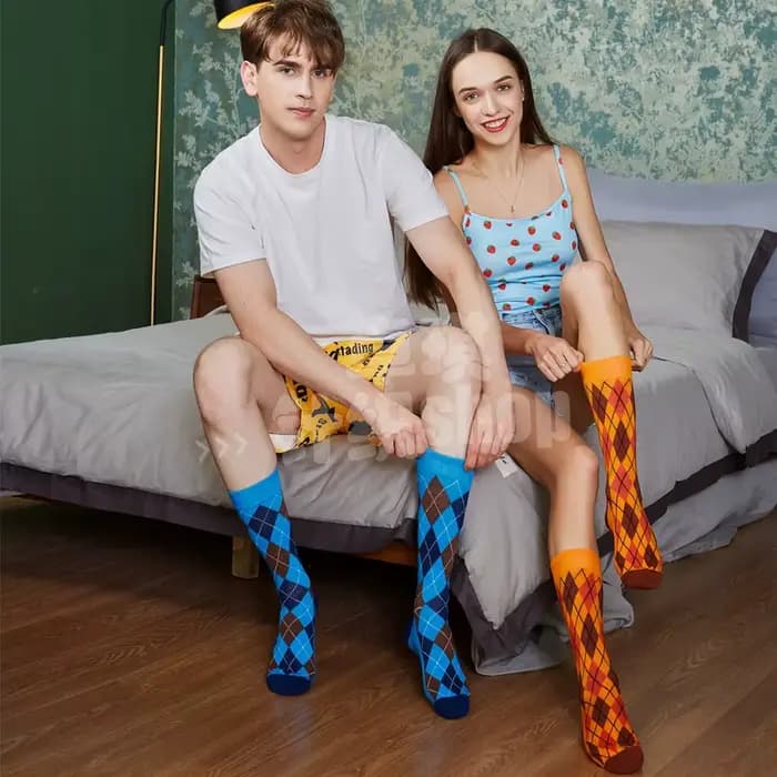Chaussettes amusantes de skateboard de rue multicolores rayées pour hommes et femmes