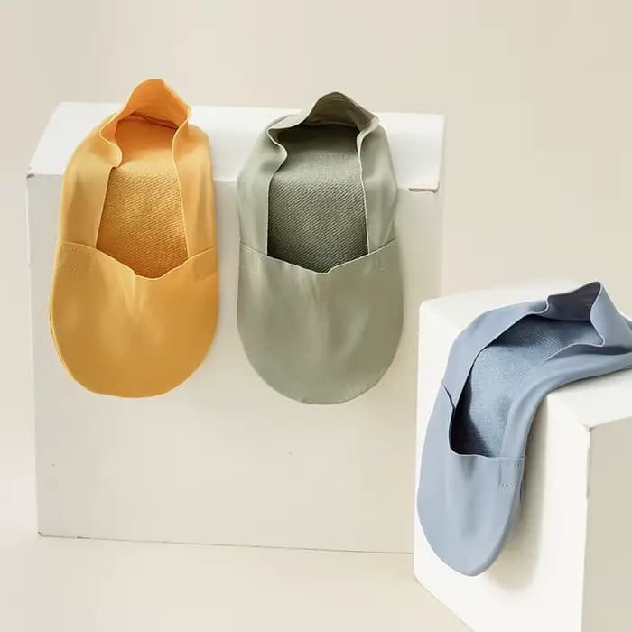 Chaussettes d'été pour femmes, couleur unie, simples, invisibles, respirantes, en silicone, antidérapantes, fines