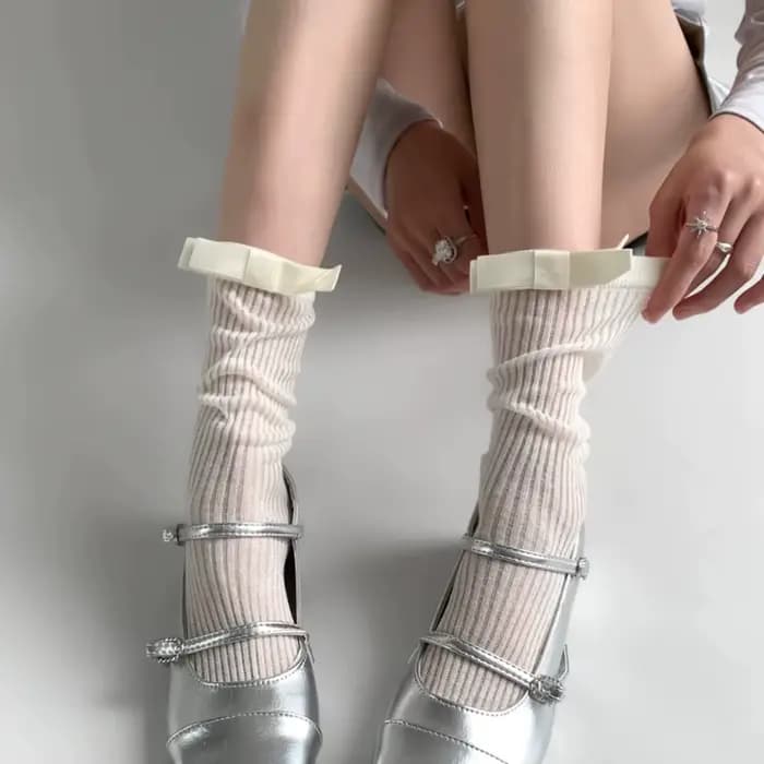 Chaussettes Femme Printemps-Été Ultra-fines à Nœud et Rayures Verticales, Respirantes et Douces, Tendance Mode, Vente en Gros