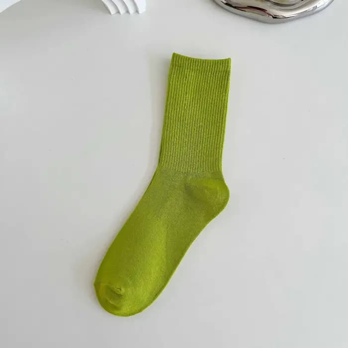 1 paire de chaussettes colorées solides pour femmes