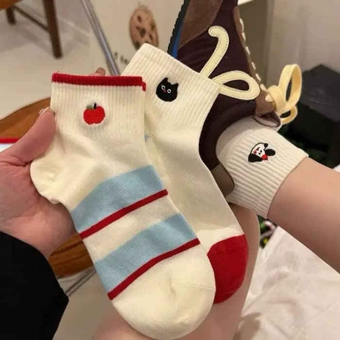 5 paires de chaussettes courtes pour femmes au design unique pour l'automne et l'hiver