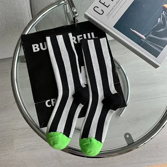 Chaussettes unisexes à rayures de couleur assortie