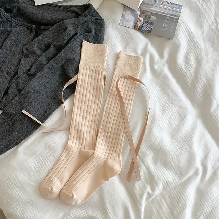 Chaussettes pour femmes de haute qualité couleur unie nœud doux genou