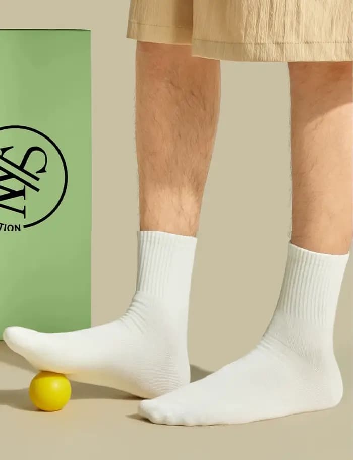 Chaussettes mi-mollet simples et confortables pour hommes