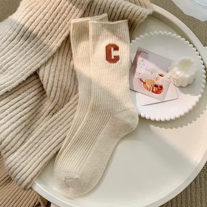 Chaussettes de luxe en laine pour femmes, chaudes, en cachemire épais, décontractées, mode japonaise