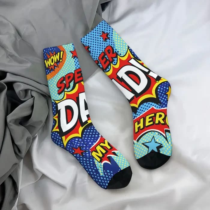 1 paire de chaussettes fantaisie imprimées « Super Dad