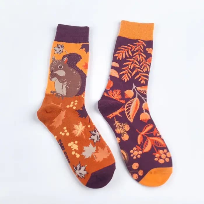 1 paire d'écureuils forestière et noix tombées, chaussettes mi-mollet tendance pour unisexe, adaptées à toutes les saisons.