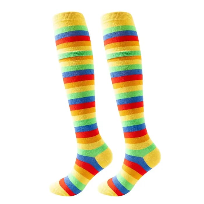 Chaussettes longues rouges à rayures colorées pour femmes