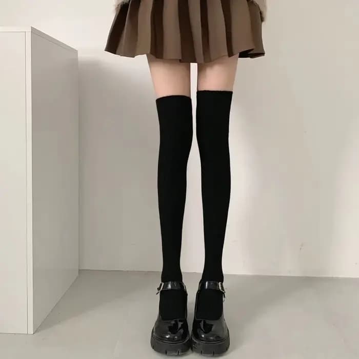 Chaussettes femme automne et hiver épais chaud couleur unie mollet longueur chaussettes noir blanc rayures verticales chaussettes pour femmes