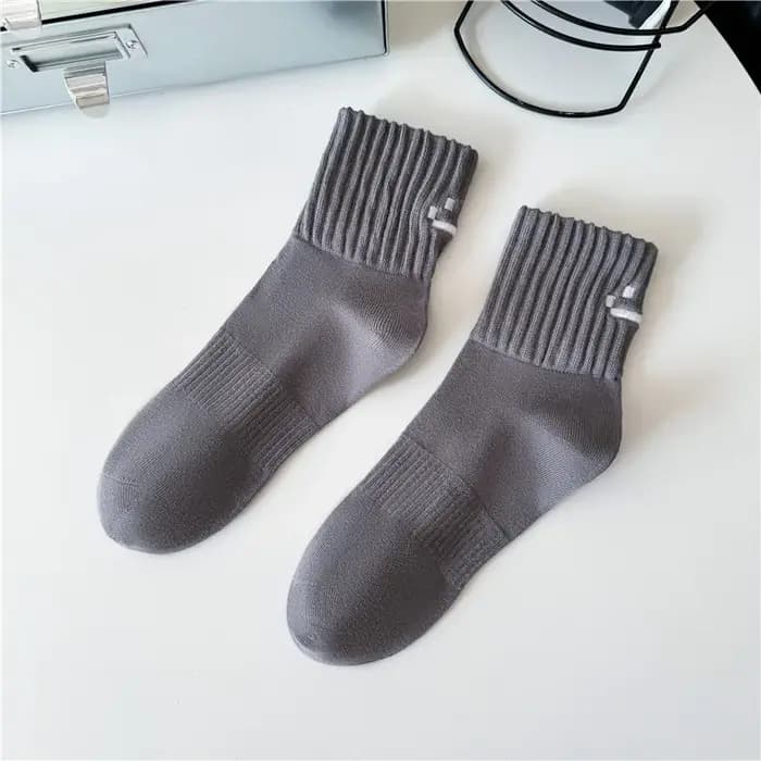 Chaussettes hommes et femmes souriant dessin animé