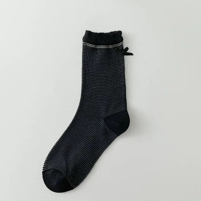 Chaussettes pour femmes Printemps-Été Ultra-fines Sans Coutures Tendance Légères Respirantes Mi-mollet en Coton Couleur Unie Vente en Gros