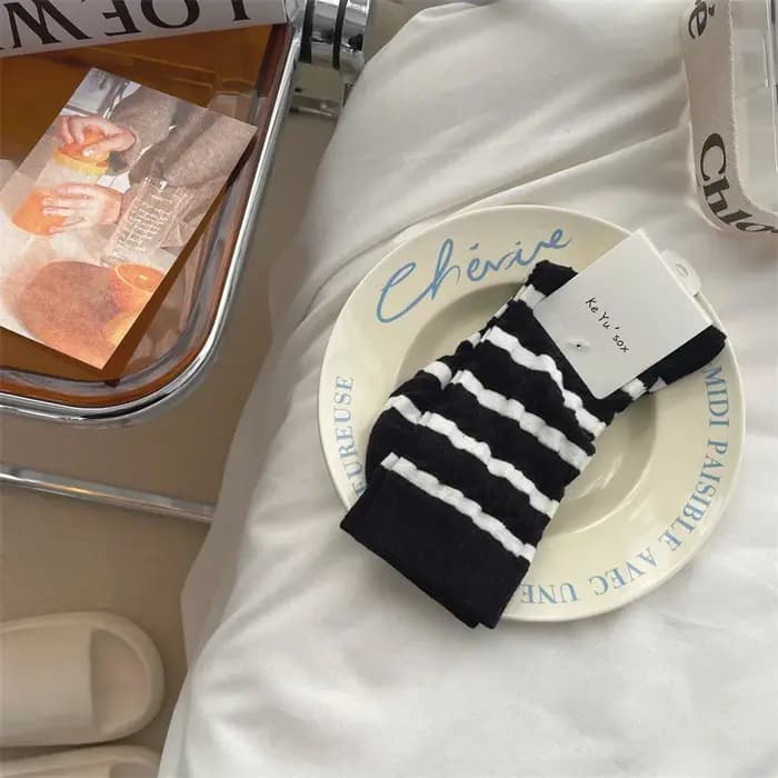 Chaussettes pour femmes, printemps-été, légères, respirantes, rayées, en coton, mi-mollet, couleur unie, tendance simple, vente en gros