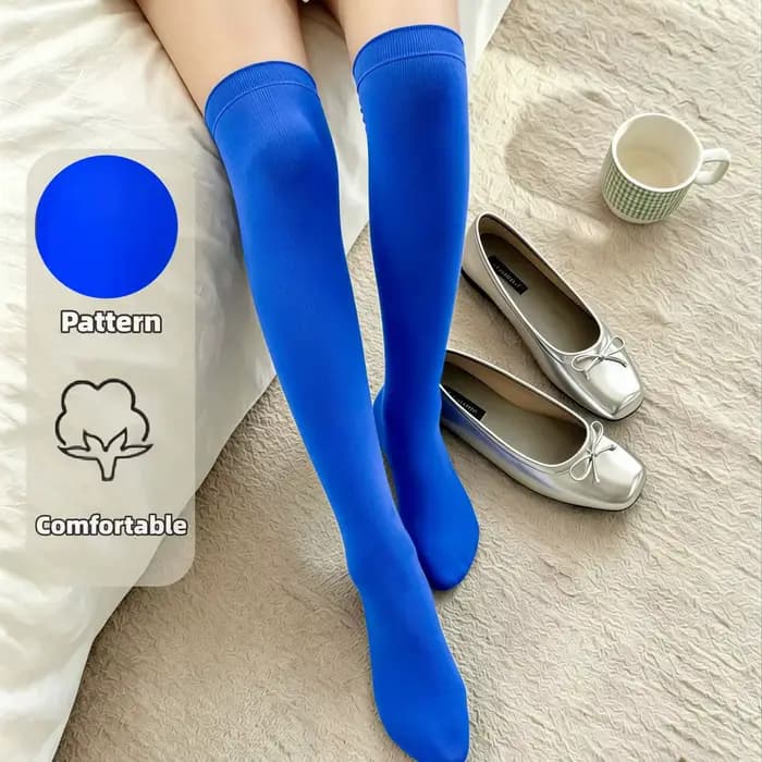 Chaussettes hautes bleues unies pour femmes