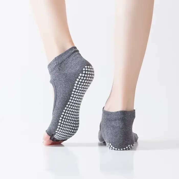 Chaussettes de Pilates dos nu à cinq orteils pour femmes