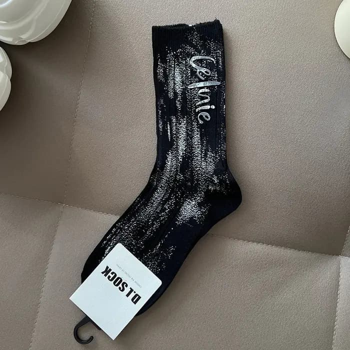Nouvelles chaussettes en coton style streetwear délavé 2026, motif éclaboussures, chaussettes mi-mollet avec lettres décoratives, chaussettes décoratives pour femme automne-hiver