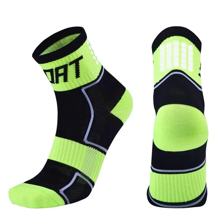Chaussettes de course réfléchissantes pour femmes, chaussettes de cyclisme de nuit pour hommes, chaussettes de Sport respirantes et antidérapantes pour vélo de Football en plein air, personnalisées