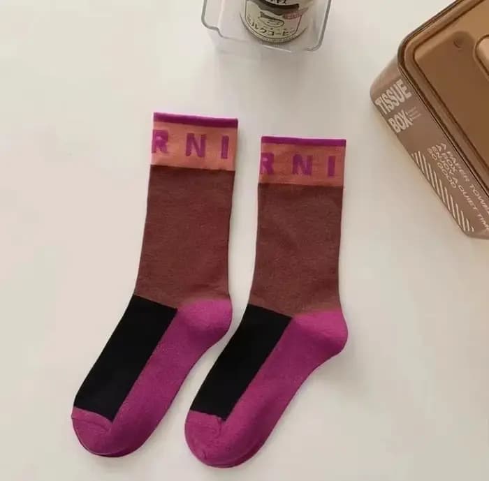 Printemps et été nouvelle mode chaussettes personnalité Simple côtelé lettre belle couleur femmes coton