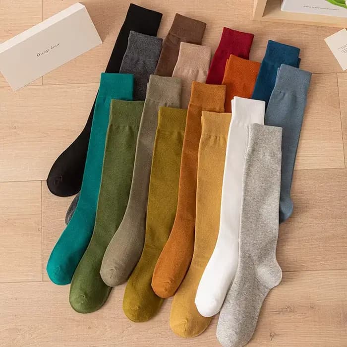 Chaussettes hautes en coton pour femmes, chaussettes de mollet décontractées pour femmes, noir, blanc, solide, sexy, mode japonaise, hiver