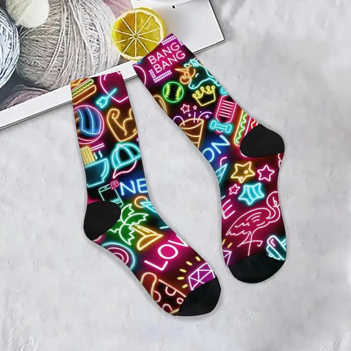 Chaussettes tendance Cyberpunk Neon Trend Crew Détail d'élément