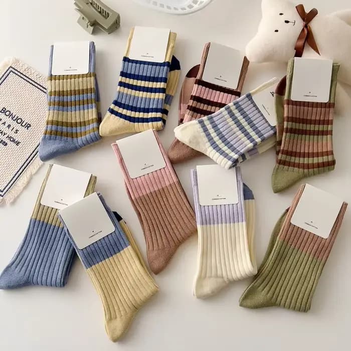 Chaussettes en coton à rayures multicolores pour femmes